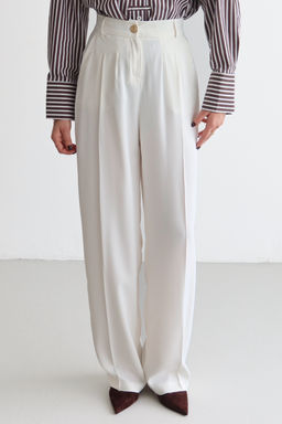 Beyaz Yuksel Bel Genis Paca Dokuma Pantolon TWOAW26PL00161