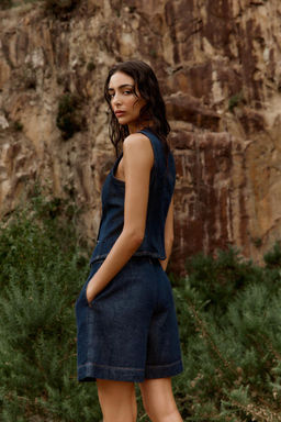 Z1975 DENIM SHORTS WITH DARTS AND BELT - Zara фото 4