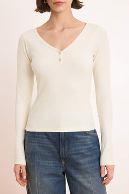 Ekru Regular/Normal Kal?p V Yaka Uzun Kollu Triko gorunumlu Orme Bluz TWOSS26BZ00174