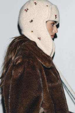 EMBROIDERED KNIT HAT WITH EARMUFFS - Zara фото 2