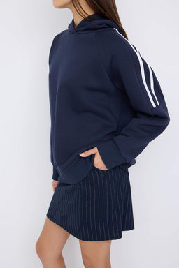 Teen Lacivert Kapusonlu ve Biye Detayl? Oversize/Genis Kal?p Orme Sweatshirt TWOAW26SW00107 - Trendyolmilla фото 3