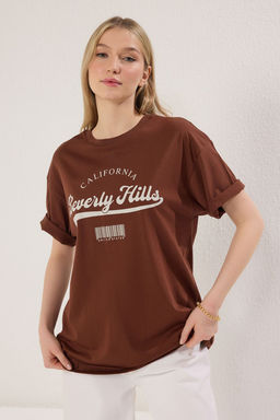 TRENDYOLMILLA Kahverengi Oversize/Genis Kal?p Bask?l? Orme T-Shirt TWOSS25TS00121  фото 12