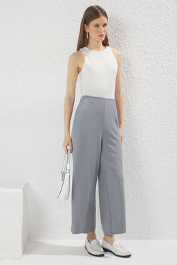 TRENDYOLMILLA Siyah Culotte Fit Kesik Detayl? Yuksek Bel Pantolon TWOSS24PL00036