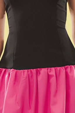 TRENDYOLMILLA Siyah-Fusya Vucuda Oturan Balon Etek Detayl? S?k K?sa Elbise TPRSS25EL00096