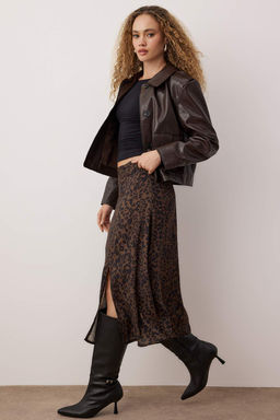 TRENDYOLMILLA Siyah Y?rtmac Detayl? Cicek Desenli Viskon Kumasl? Midi Dokuma Etek TWOSS20ET0230 фото 25