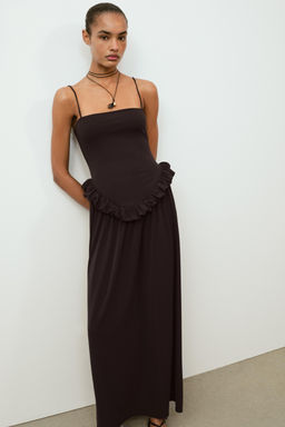 VESTIDO PEPLUM VOLUMEN / Marr?n oscuro