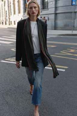 OVERSIZED DOUBLE-BREASTED BLAZER