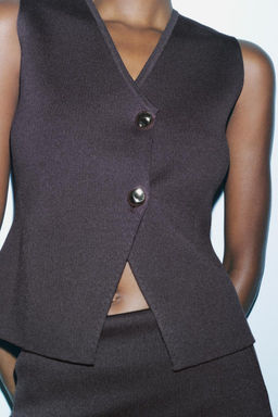 PLAIN KNIT TOP WITH GOLD BUTTON - Zara фото 18