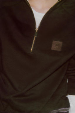 SWEATSHIRT WITH PATCH AND ZIP - Zara фото 18