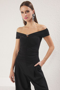 Siyah Carmen Yaka Aksesuarl? Orme S?k Bluz TPRSS25BZ00046