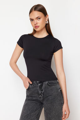 TRENDYOLMILLA Beyaz Poliamid K?sa Kol Bisiklet Yaka Fitted/Vucuda Oturan Orme T-Shirt TWOSS24TS00238  фото 7