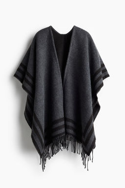 Poncho con flecos