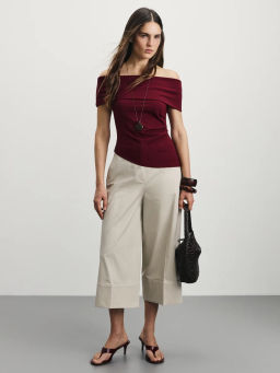 Приталенный топ со спущенными плечами / Zarina  фото 2