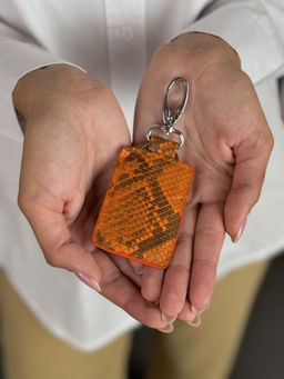 Брелок из кожи питона