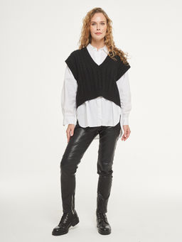 Жилет женский 5222-1701. 9500 черный