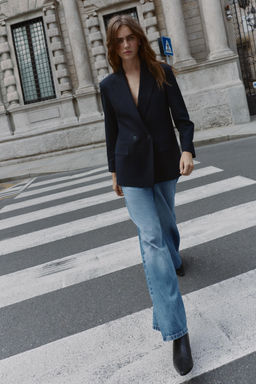 OVERSIZE DOUBLE-BREASTED PINSTRIPE BLAZER