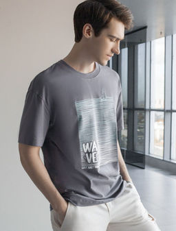 Свободная футболка с авторским принтом