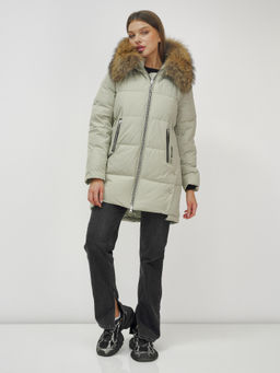 Куртка Бренд Visdeer ПРЕМИУМ КЛАССА зимняя с мехом ЕНОТА светло-зеленого цвета фото 17