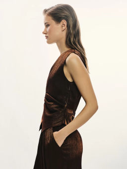 Жилет с драпировкой / Zarina