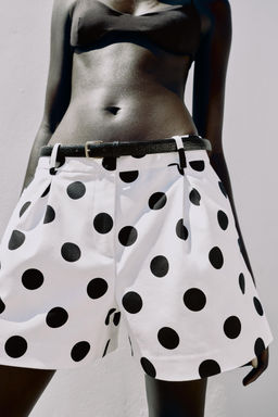 BERMUDA PINZAS CINTUR?N / Blanco / Negro - Zara фото 2