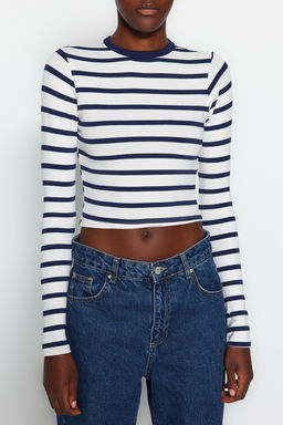 Lacivert Cizgili Premium Viskoz Yumusak Kumasl? Fitted Crop Esnek Orme Bluz TWOAW24BZ00048