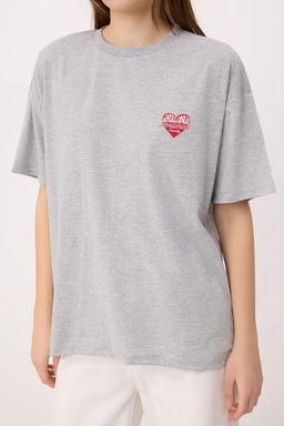 Gri Melanj Bask?l? Oversize Bisiklet Yaka K?sa Uzun Tok %100 Pamuk Orme T-Shirt TWOSS26TS00210 - Trendyolmilla фото 3