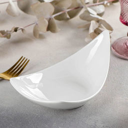 Блюдо фарфоровое овальное Wilmax, 19.5×11 см, белое