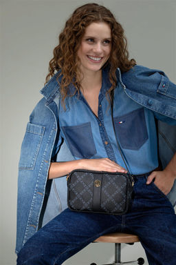 Женская черная сумка