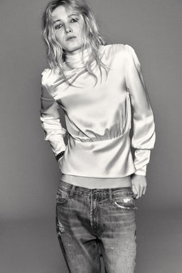 SATIN SHIRT WITH BOW DETAIL AT THE BACK - Zara фото 8