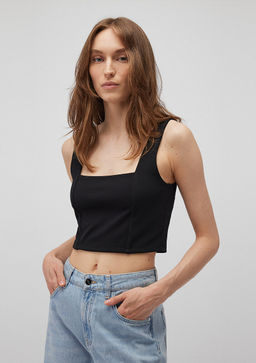 Kare Yaka Siyah Crop Top