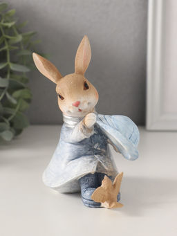 Фигурка полистоун Зайка в шляпке и дождевике: с птичкой, синий, 11?7?13 см