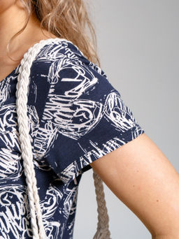 643 Платье "Цветы/т.синий"