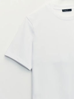 Базовая футболка slim fit / Zarina