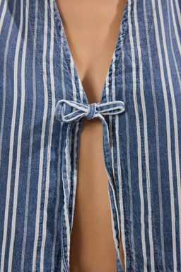 Trendyolmilla Mavi Cizgili Baglama Detayl? Denim Yelek TWOSS25YE00115  фото 3