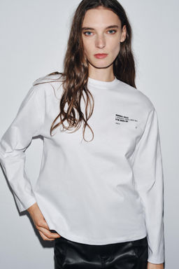 LONG SLEEVE TEXT T-SHIRT