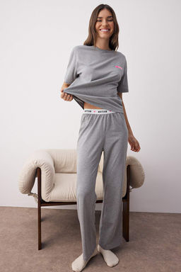 Gri Melanj Kalp Nak?sl? Slogan Bask? Lastikli Orme Pijama Tak?m? THMAW26PT00015