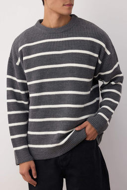 TRENDYOL MAN Vizon Casual Oversize Bisiklet Yaka Cizgili Triko Kazak TMNAW23KZ00285 - Trendyolmilla фото 48