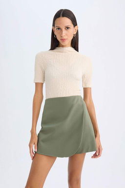 Женская приталенная футболка с короткими рукавами и полуводолазкой приталенного кроя - Defacto фото 4