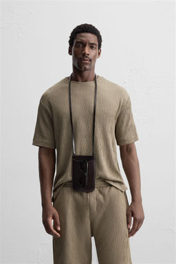 IRREGULAR TEXTURE T-SHIRT - Zara фото 2