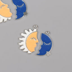 Цена за 4 шт. Декор для творчества металл, эмаль «Солнце + месяц», набор 2 шт., 2.9×2.7 см