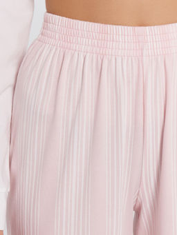 Пижама женская розовая с надписью Sweets for breakfast белый +белая полоска на нежно -розовом 592422 - Mark formelle фото 4