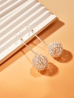 Серьги висячие Шарик переплетение, цвет светлое серебро, 6.5 см