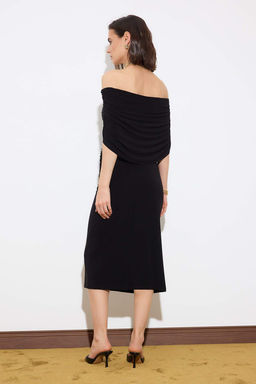 Limited Edition Siyah Bodycon Carmen Yaka Kolsuz Esnek Orme Elbise TWOSS26EL00266