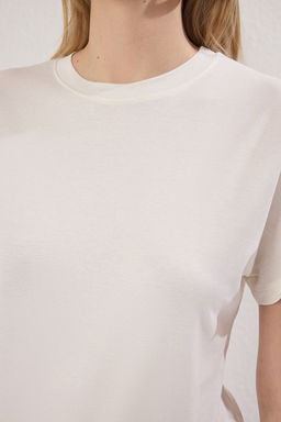 TRENDYOLMILLA Siyah Viskon Icerikli Regular/Normal Kesim Bisiklet Yaka Orme T-Shirt TWOSS25TS00167  фото 3