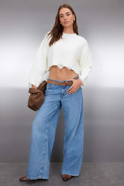 Ekru Crop Genis Kal?p Yumusak Dokulu Ak?tma Detayl? Triko Kazak TWOAW24KZ00319