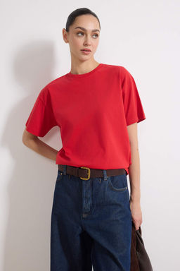 K?rm?z? %100 Kal?n Pamuklu Oversize/Genis Kal?p Bisiklet Yaka Orme T-Shirt TWOSS23TS00040