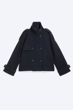 Chaqueta con cuello embudo