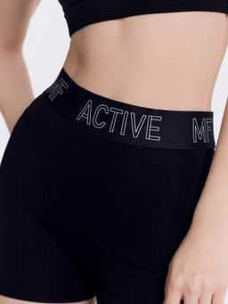 Шорты женские в черном цвете