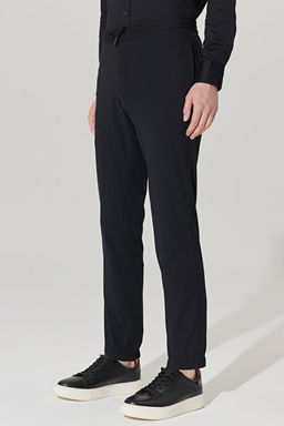 Slim Fit Dar Kesim _talyan Kuma_ Ekstra Rahat T_ylenme Yapmayan Mono Yaka Siyah Tak_m Elbise 4A3023100063SYH