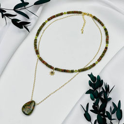 Колье из Унакита и Хризолита с подвеской